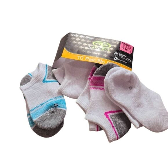Athletic Works Girls socks accessories 4 pair 6-10 shoe size - Picture 1 of 3